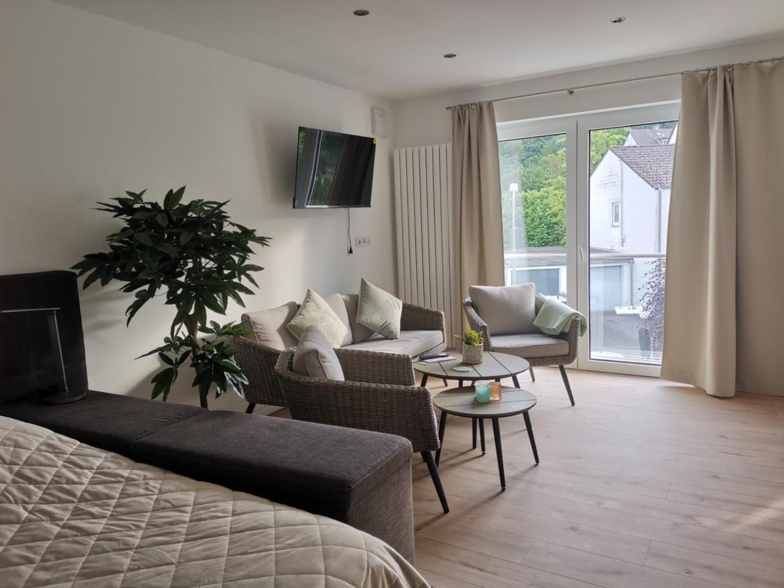 Modernes Stilvoll Eingerichtetes Appartement Rosrath Ngoại thất bức ảnh